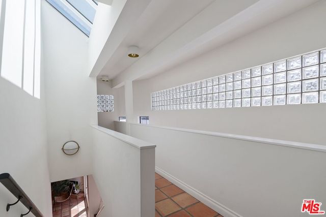 a view of utility room