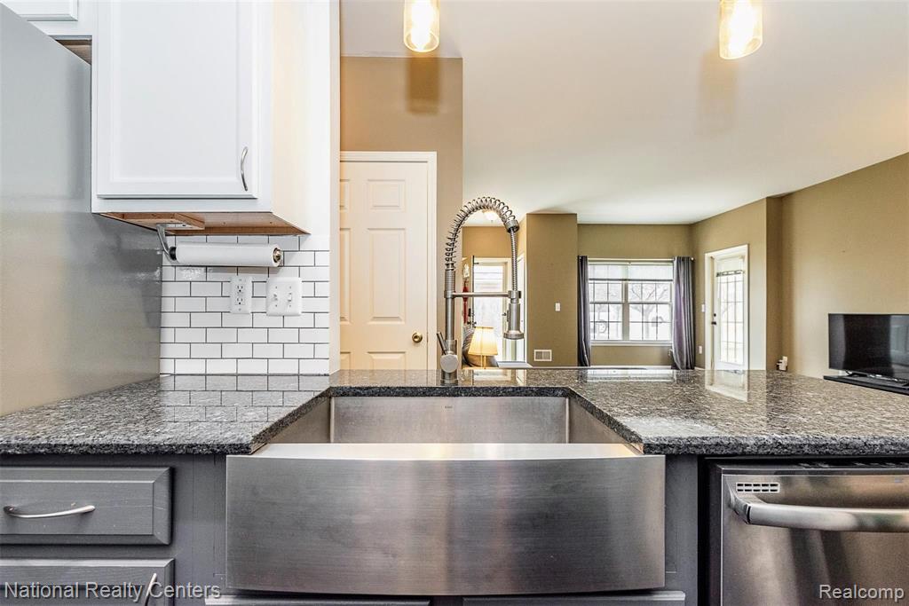 11740 Farmington Road Livonia, MI 48150 - Photo 19 of 31
