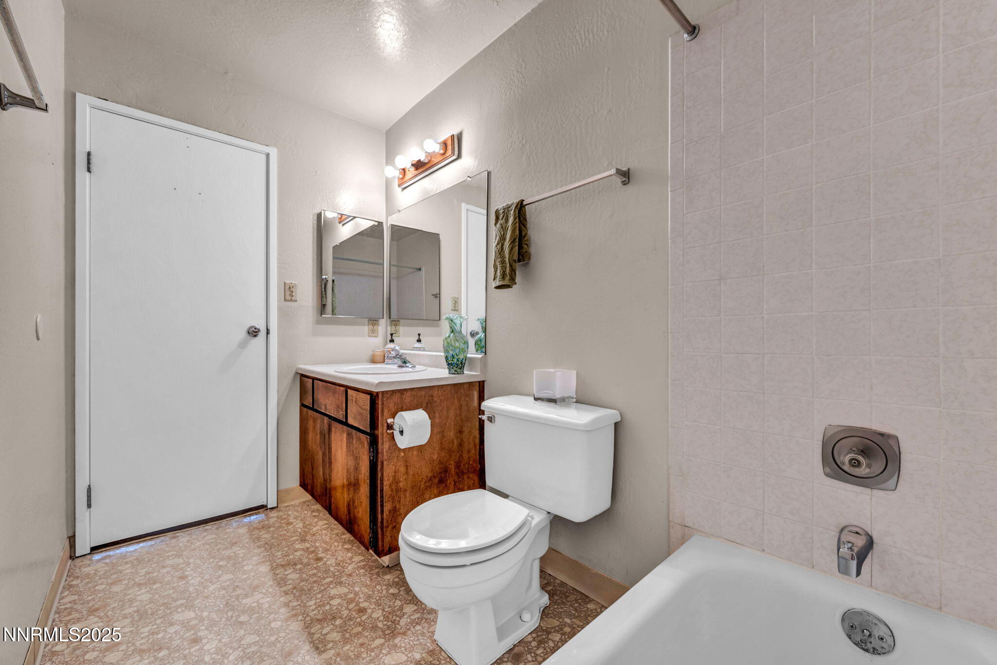2955 Lakeside Drive, Unit 203 Reno, NV 89509 - Photo 14 of 35 Secondary Bathroom