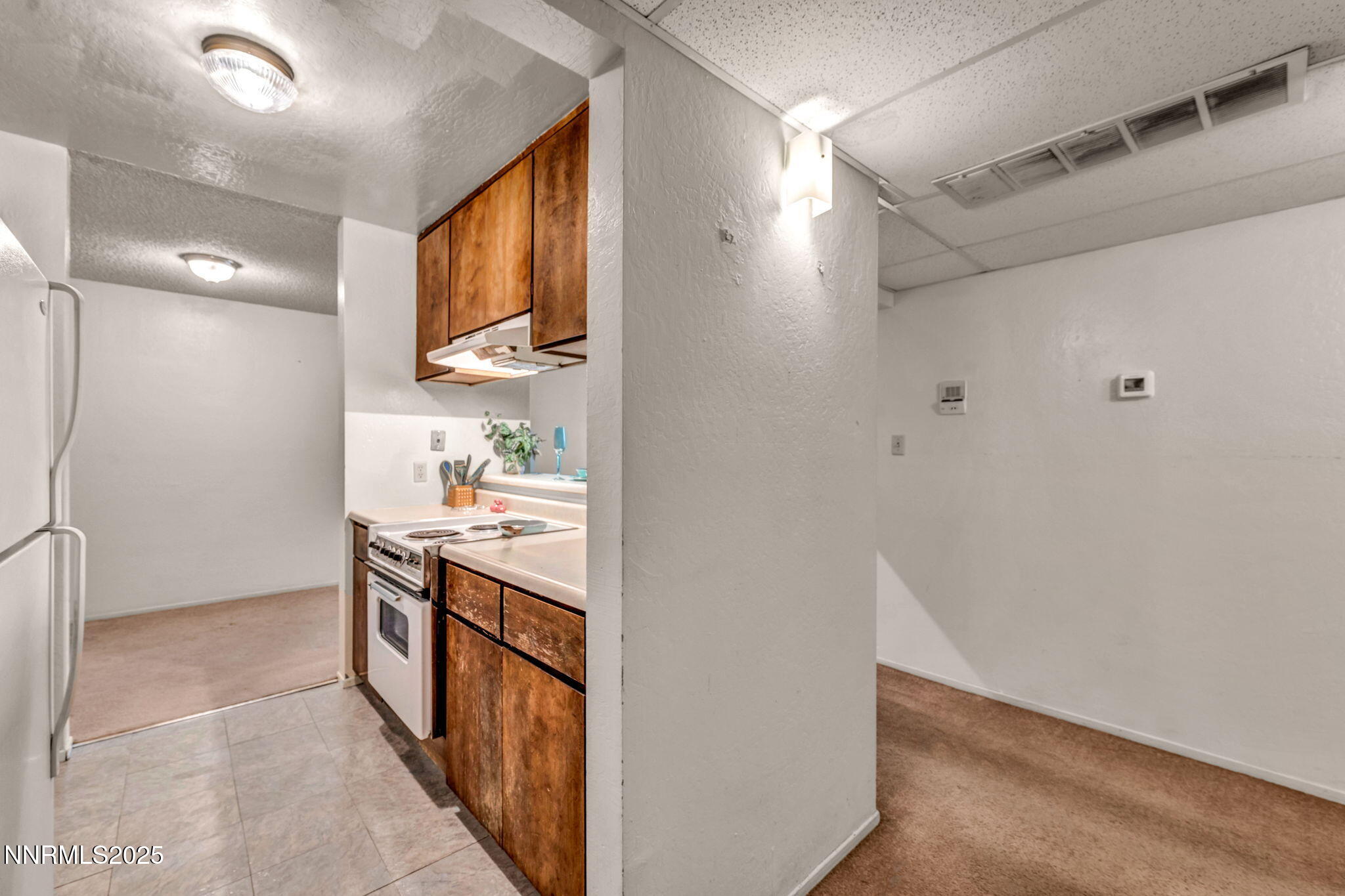 2955 Lakeside Drive, Unit 203 Reno, NV 89509 - Photo 27 of 35 Kitchen