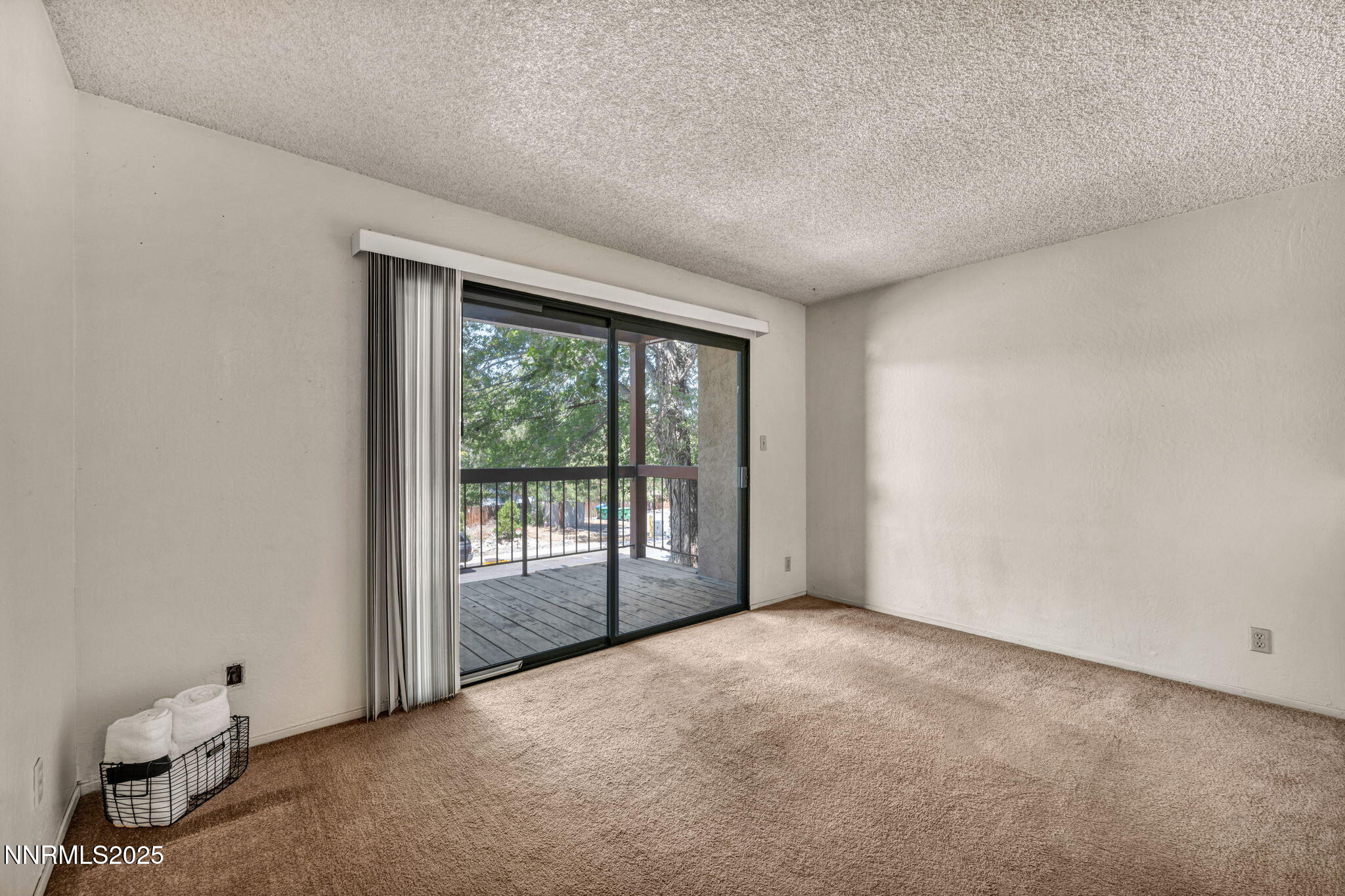 2955 Lakeside Drive, Unit 203 Reno, NV 89509 - Photo 7 of 35 Spacious living area