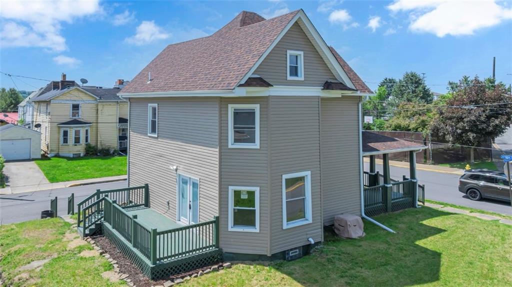 193 Virginia Avenue Rochester, PA 15074 - Photo 29 of 37 a front view of a house with garden