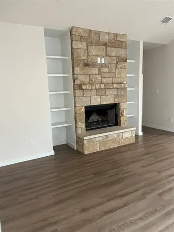 $2,100 | 135 Koele Court, Bastrop, TX 78602