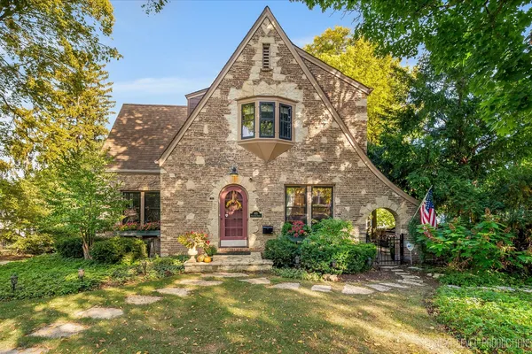 $1,150,000 | 405 South 1st Street, Geneva, IL 60134