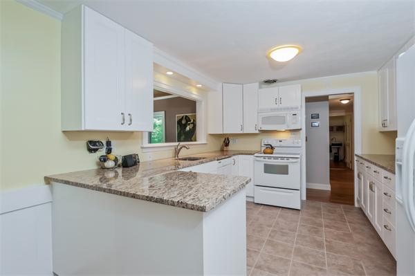 11 Fox Run Road Sudbury, MA 01776 - Photo 7 of 28