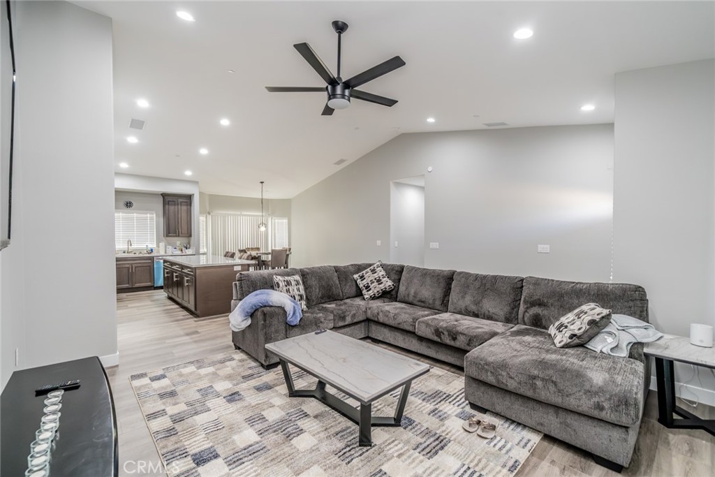 11515 Mariposa Road Hesperia, CA 92345 - Photo 10 of 33
