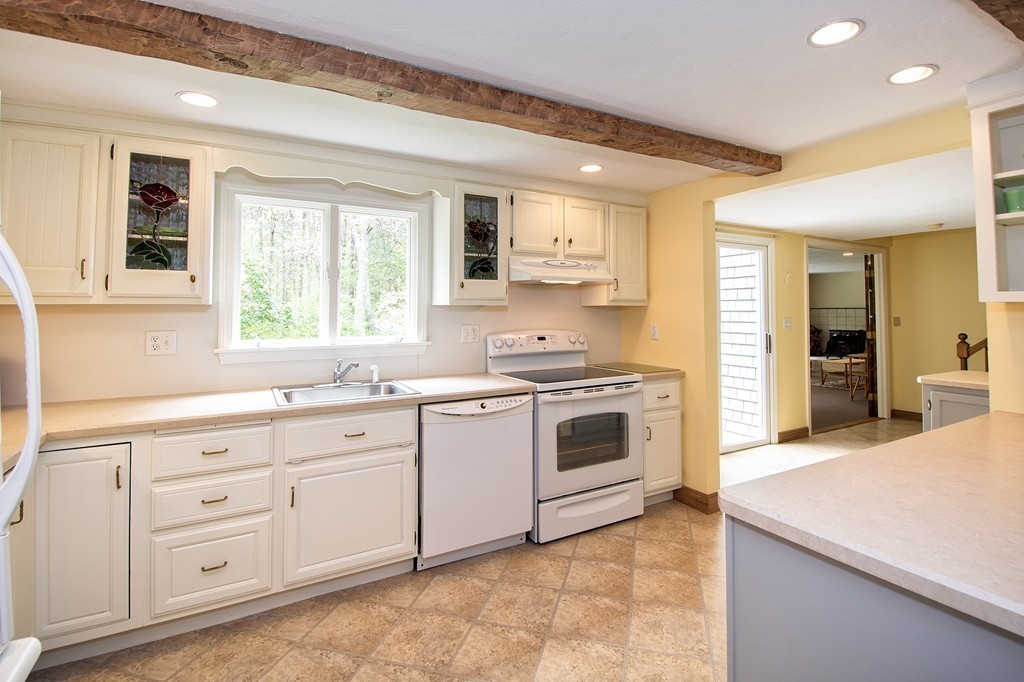63 Simon Hill Road Norwell, MA 02061 - Photo 6 of 20 Gallery Image 6