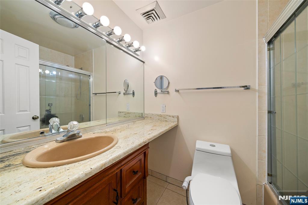 300 Gorge Road, Unit 62 Cliffside Park, NJ 07010 - Photo 22 of 31