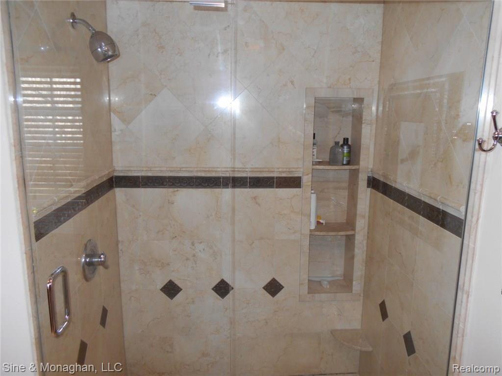 458 Washington Road Grosse Pointe, MI 48230 - Photo 29 of 47 DSCN0082.JPG