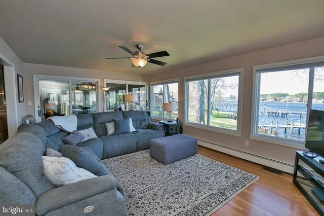 $895,000 | 1124 Riverside Drive, Salisbury, MD 21801