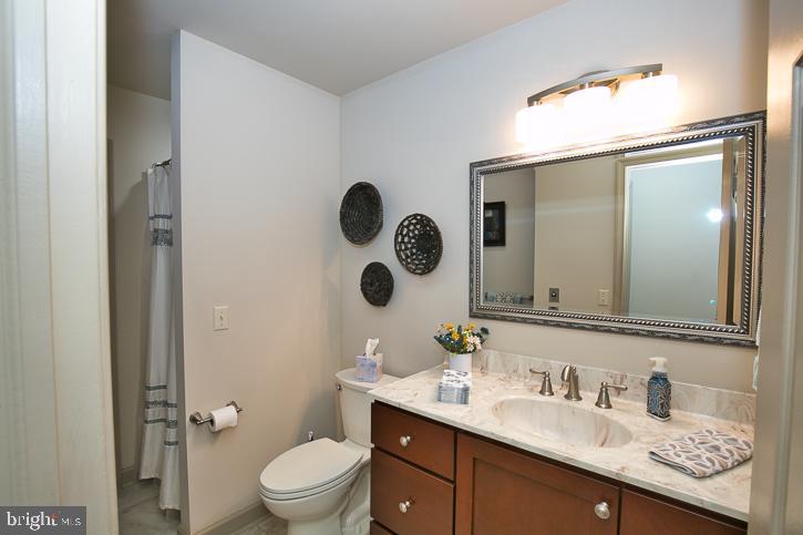 1124 Riverside Drive Salisbury, MD 21801 - Photo 27 of 83 Main level full bath!