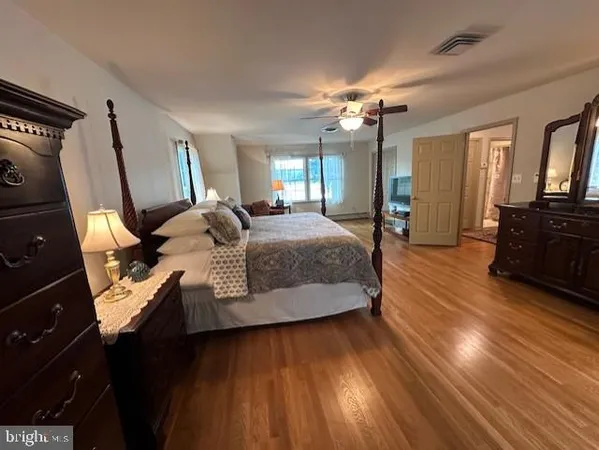 $895,000 | 1124 Riverside Drive, Salisbury, MD 21801