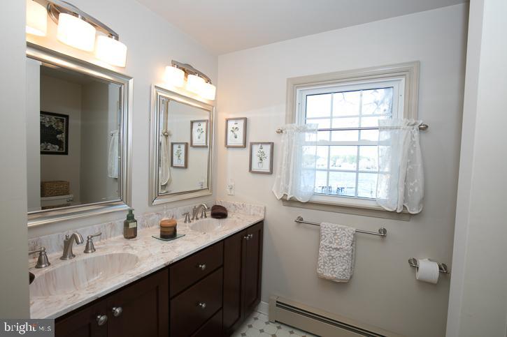 1124 Riverside Drive Salisbury, MD 21801 - Photo 40 of 83 upstairs full hall bath!