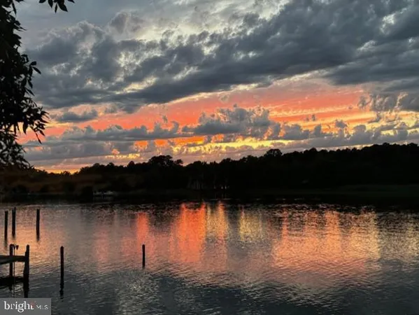 $895,000 | 1124 Riverside Drive, Salisbury, MD 21801