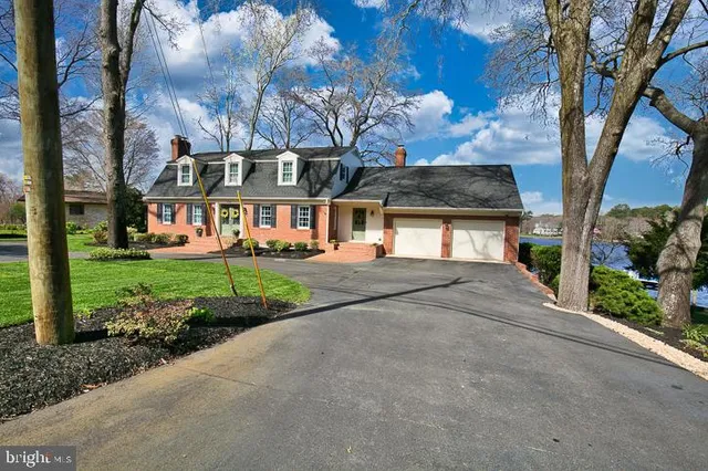$895,000 | 1124 Riverside Drive, Salisbury, MD 21801