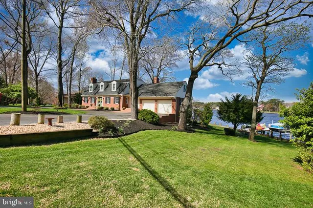 $895,000 | 1124 Riverside Drive, Salisbury, MD 21801