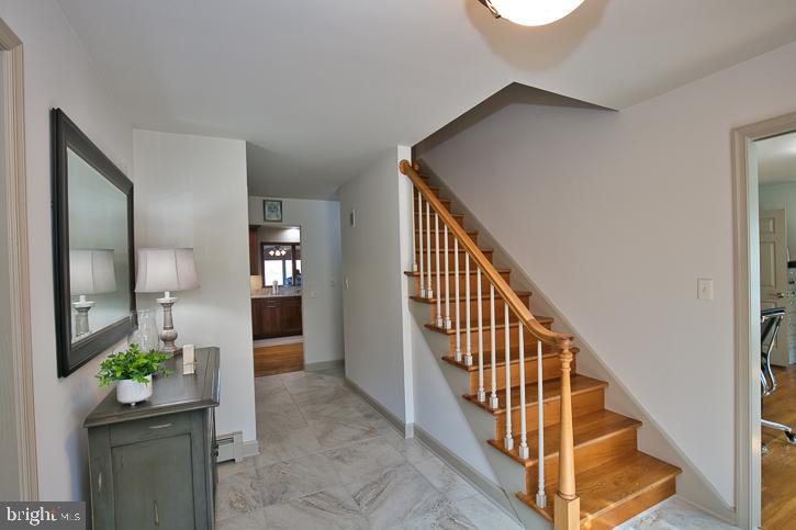 1124 Riverside Drive Salisbury, MD 21801 - Photo 10 of 83 Front foyer is wide and inviting!