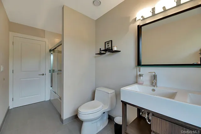 $2,295,000 | 450 Sterling Woods Lane, Southold, NY 11971