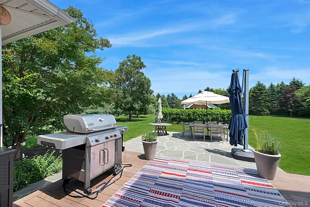 $2,295,000 | 450 Sterling Woods Lane, Southold, NY 11971