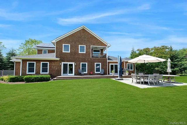 $2,295,000 | 450 Sterling Woods Lane, Southold, NY 11971