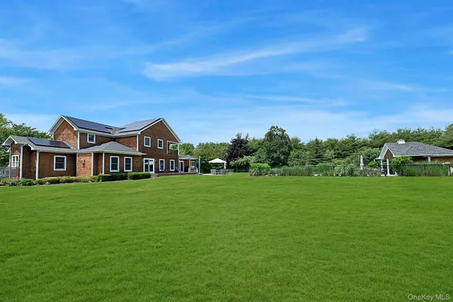 $2,295,000 | 450 Sterling Woods Lane, Southold, NY 11971