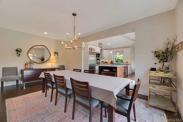 $2,295,000 | 450 Sterling Woods Lane, Southold, NY 11971