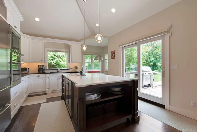 $2,295,000 | 450 Sterling Woods Lane, Southold, NY 11971