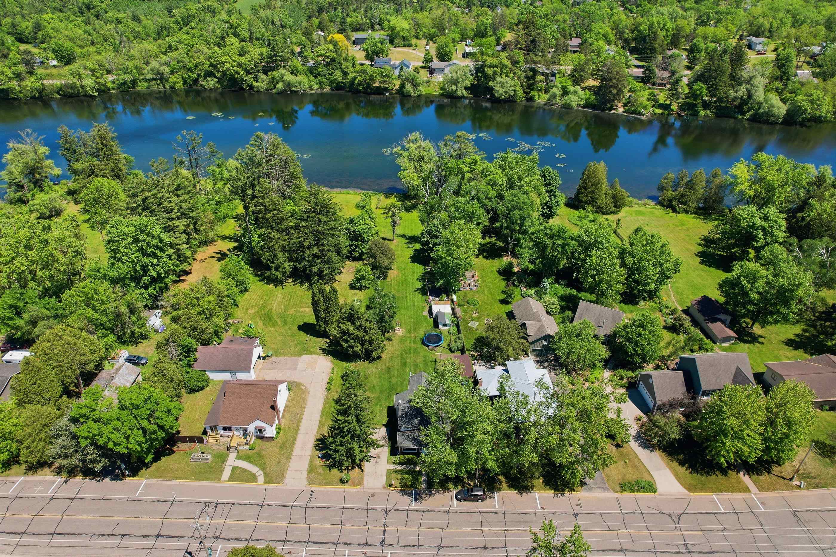 338 North Main Street Amherst, WI 54406 - Photo 5 of 57