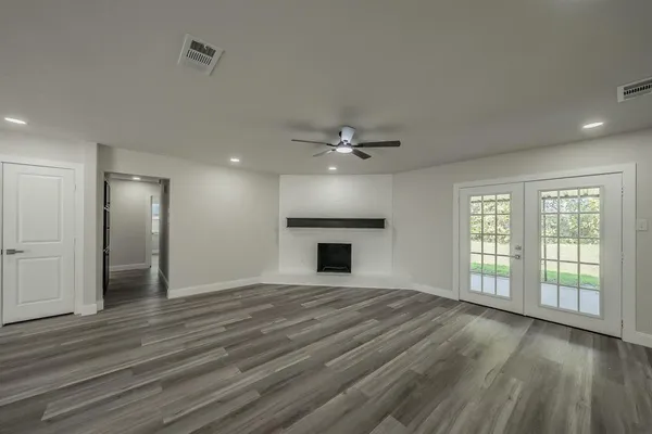 $339,900 | 217 Cooper Drive, Hurst, TX 76053