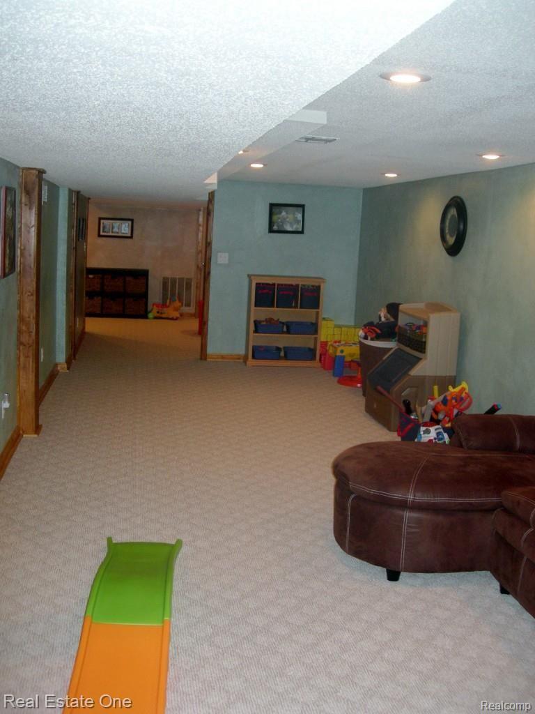 14100 Reeck Road Southgate, MI 48195 - Photo 36 of 46 DSCN3788.jpg