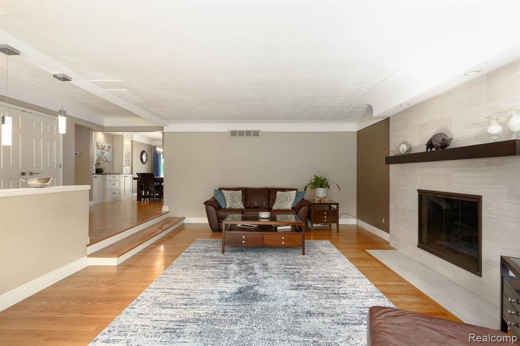 2063 Avoncrest Drive Rochester Hills, MI 48309 - Photo 6 of 40