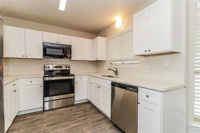 $2,550 | 2321 Cromwell Drive, Arlington, TX 76018