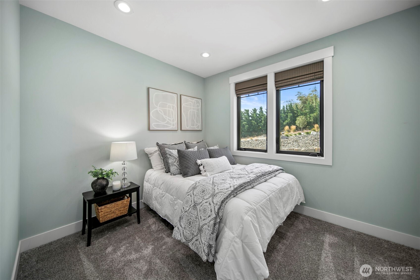 2002 North Road Wenatchee, WA 98801 - Photo 27 of 40 a bedroom with bed and a window