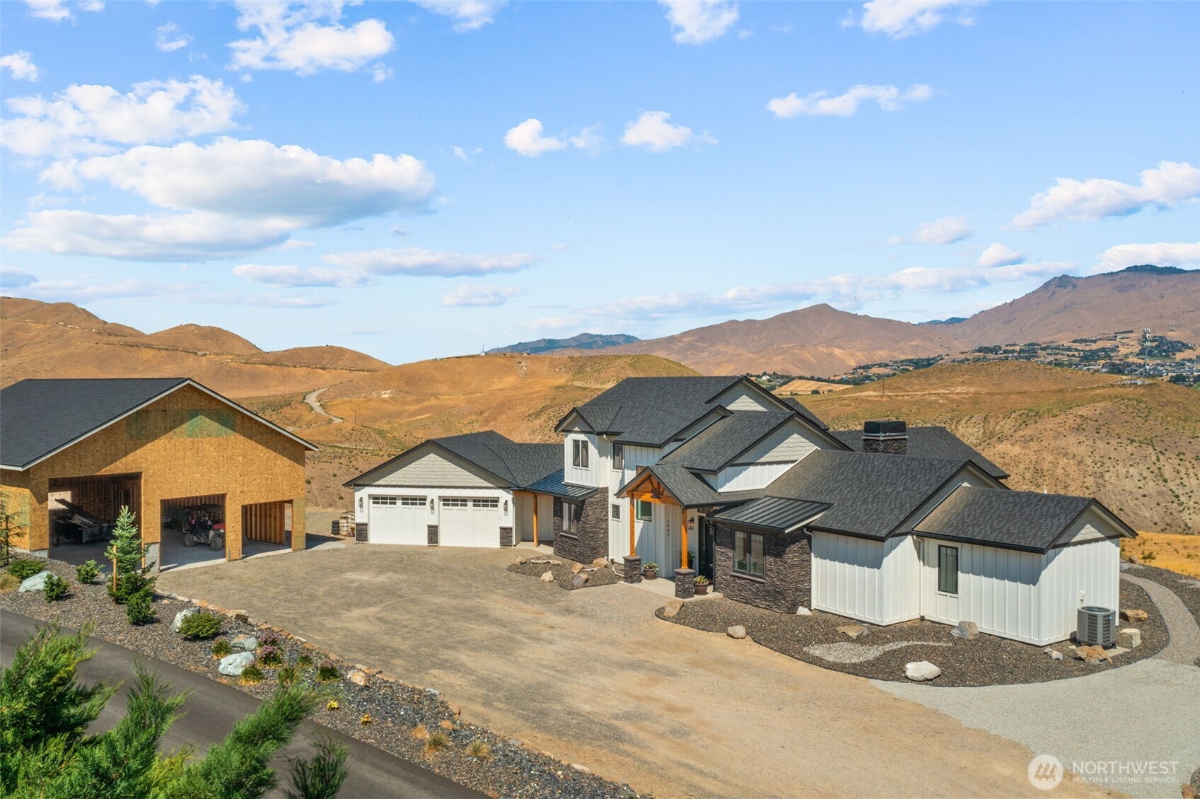 2002 North Road Wenatchee, WA 98801 - Photo 4 of 40 a view of house with a mountain
