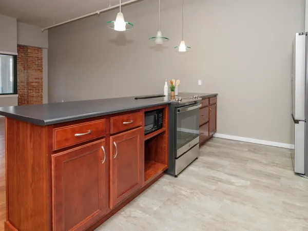 $249,000 | 125 South Kalamazoo Mall, Unit 605, Kalamazoo, MI 49007