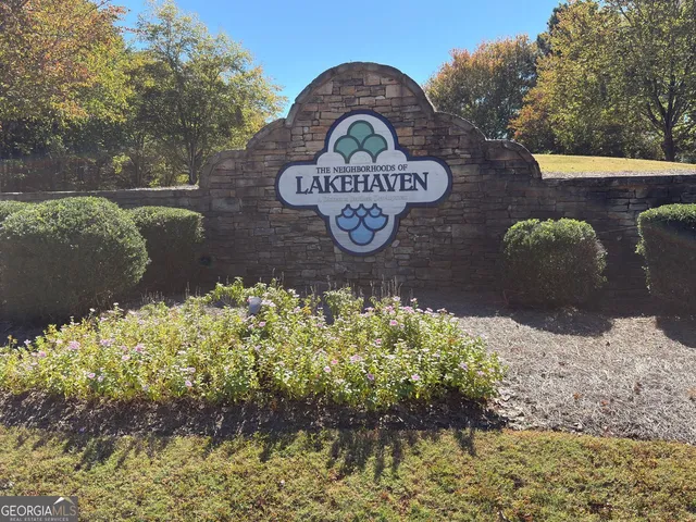 a view of outdoor space with fountain