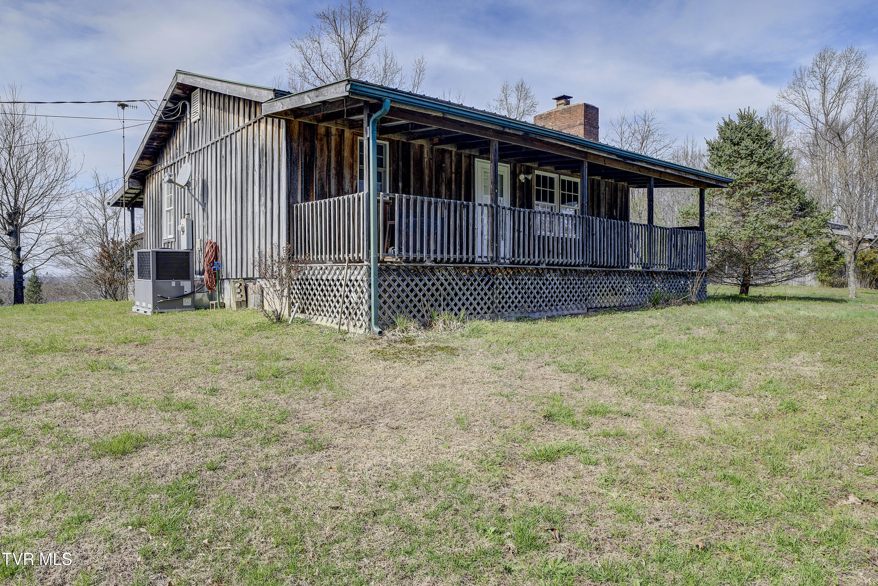 1820 Frank Roberts Road Afton, TN 37616 - Photo 2 of 63 FrankRoberts-6
