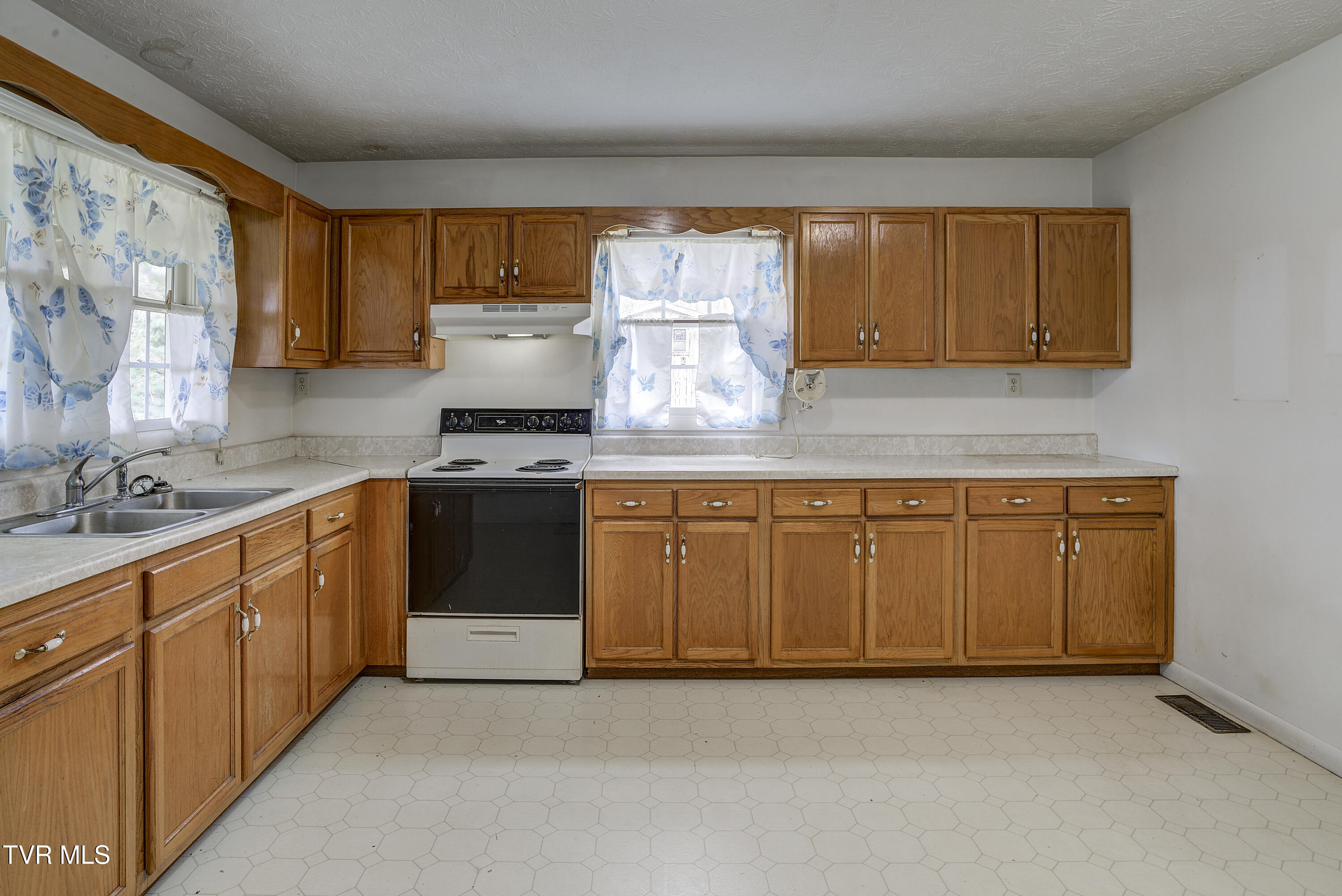 1820 Frank Roberts Road Afton, TN 37616 - Photo 10 of 63 FrankRoberts-38