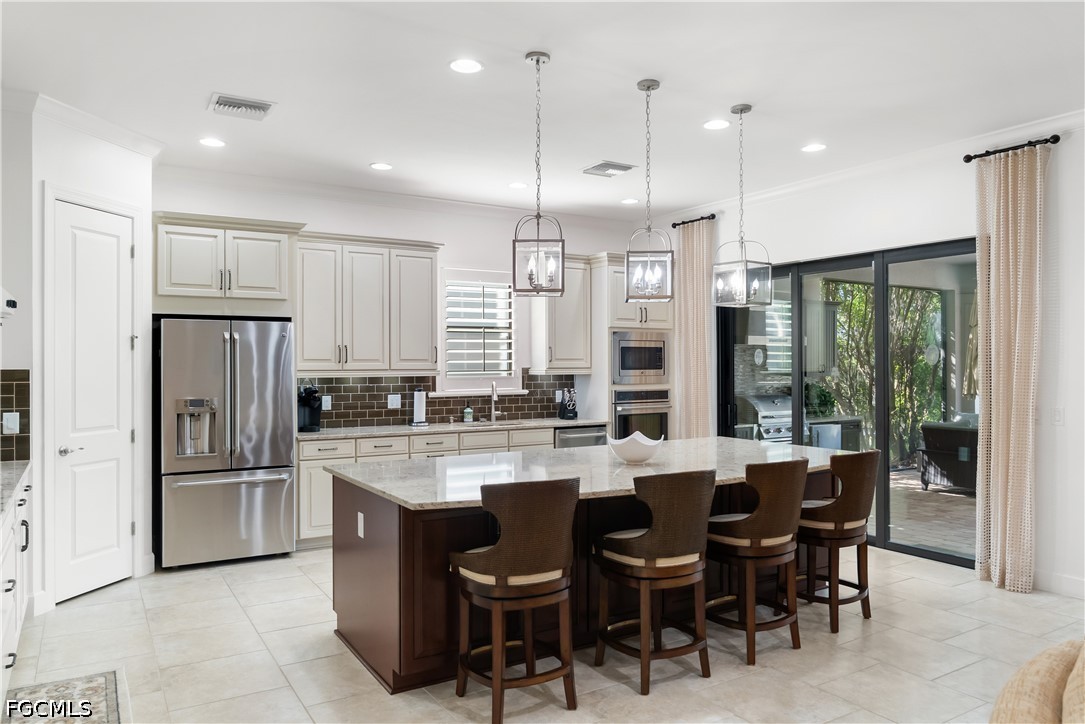 9235 Rialto Lane Naples, FL 34119 - Photo 9 of 47 Gallery Image 9