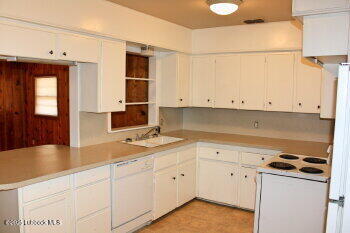 4608 44th Street Lubbock, TX 79414 - Photo 3 of 8 3