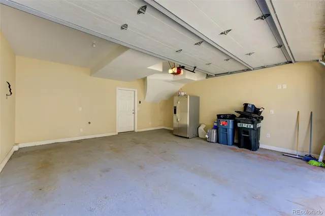 a view of a livingroom with furniture