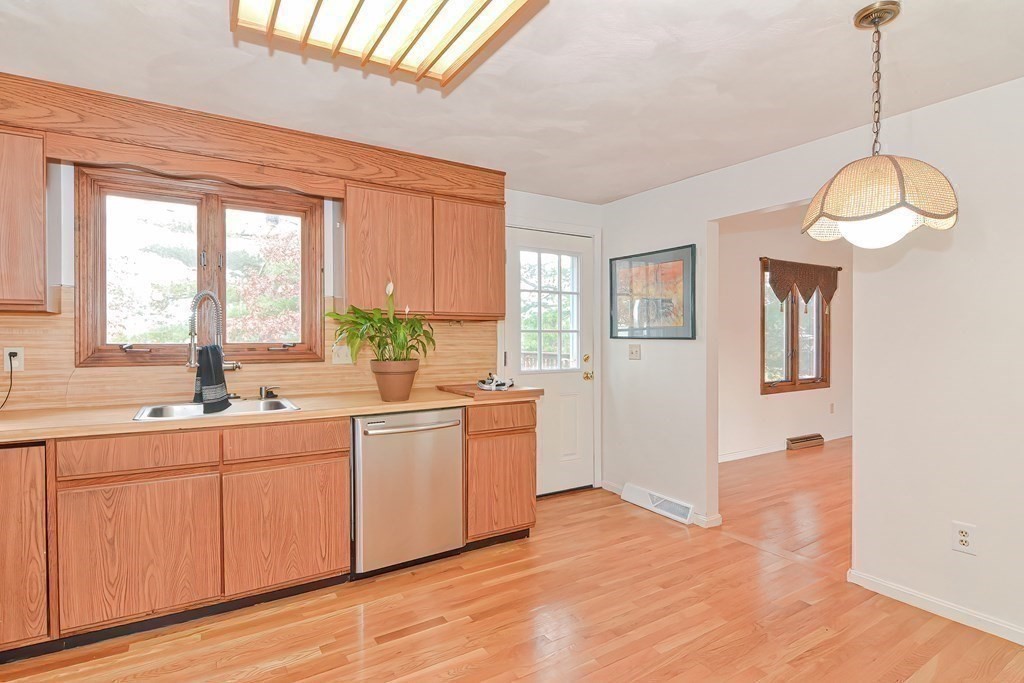 110 Bramblebush Road Stoughton, MA 02072 - Photo 15 of 29 Gallery Image 15