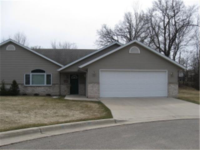 614 Giles Place Albert Lea, MN 56007 - Photo 1 of 17