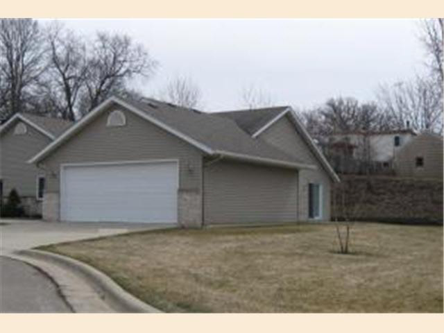 614 Giles Place Albert Lea, MN 56007 - Photo 2 of 17