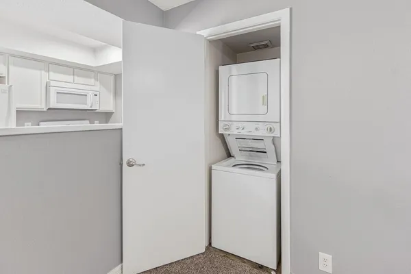 $1,350 | 1077 West 1st Street, Unit 203, Tempe, AZ 85281