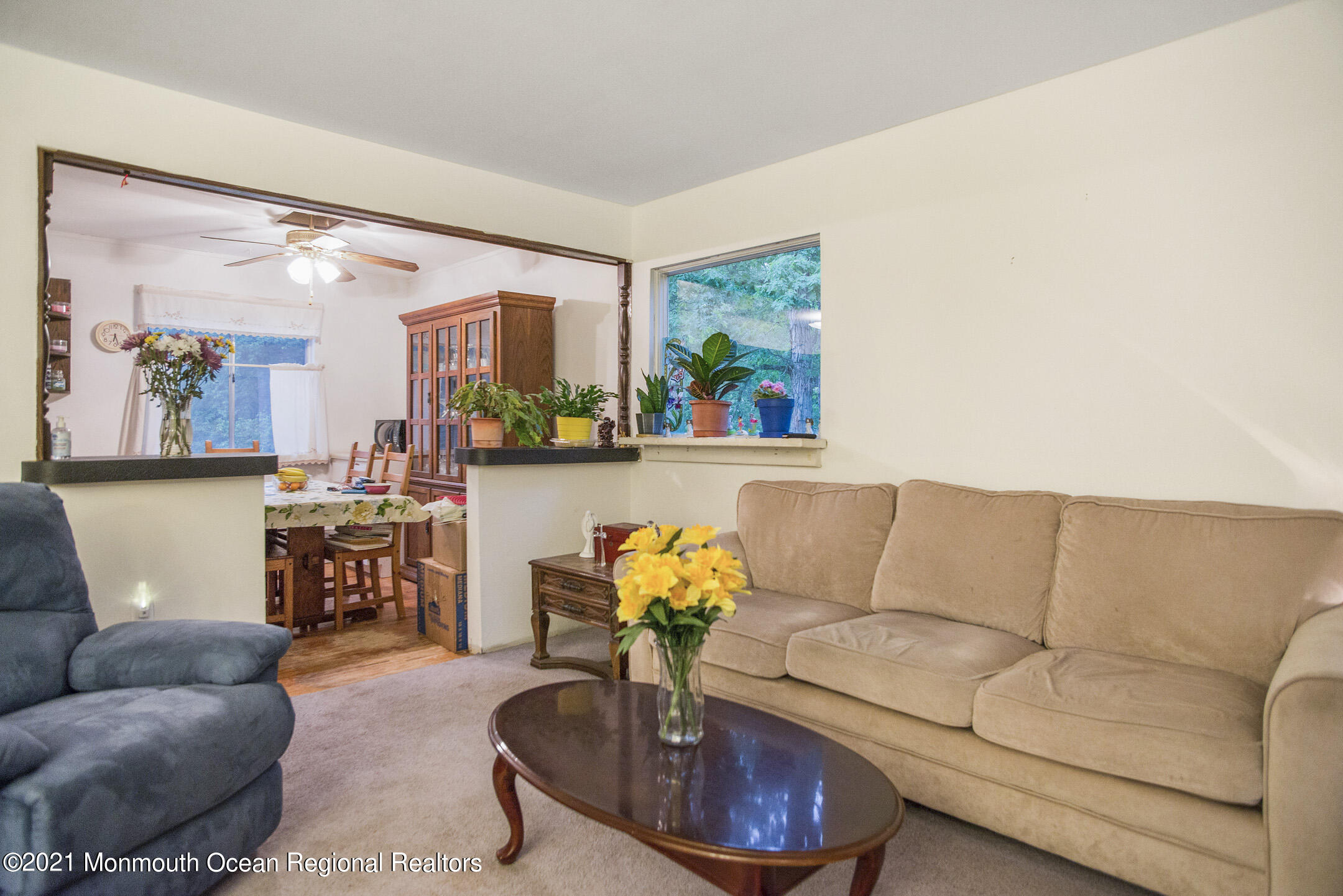 983 Toms River Road Jackson, NJ 08527 - Photo 6 of 23 Living Room