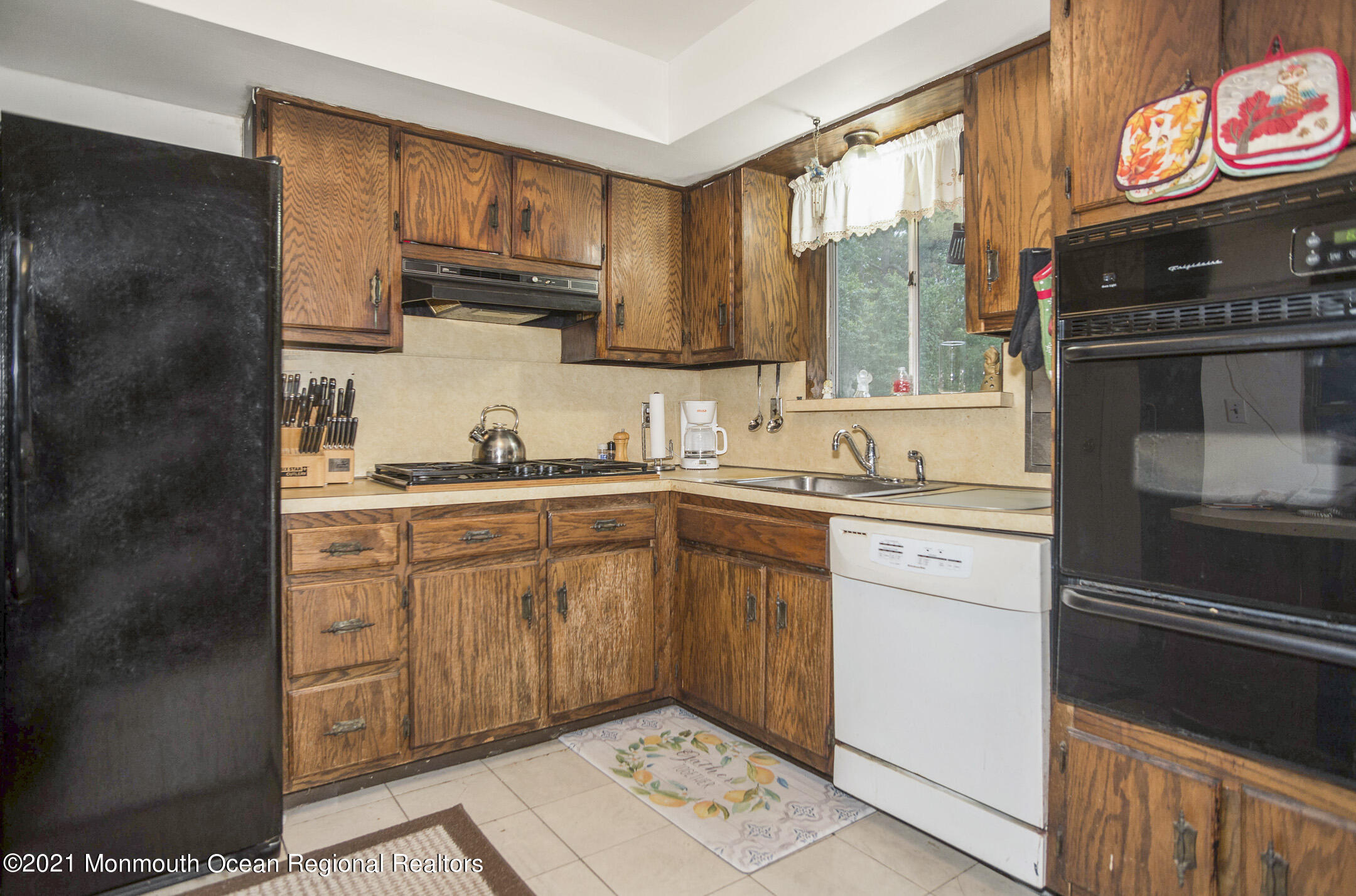 983 Toms River Road Jackson, NJ 08527 - Photo 9 of 23 Kitchen