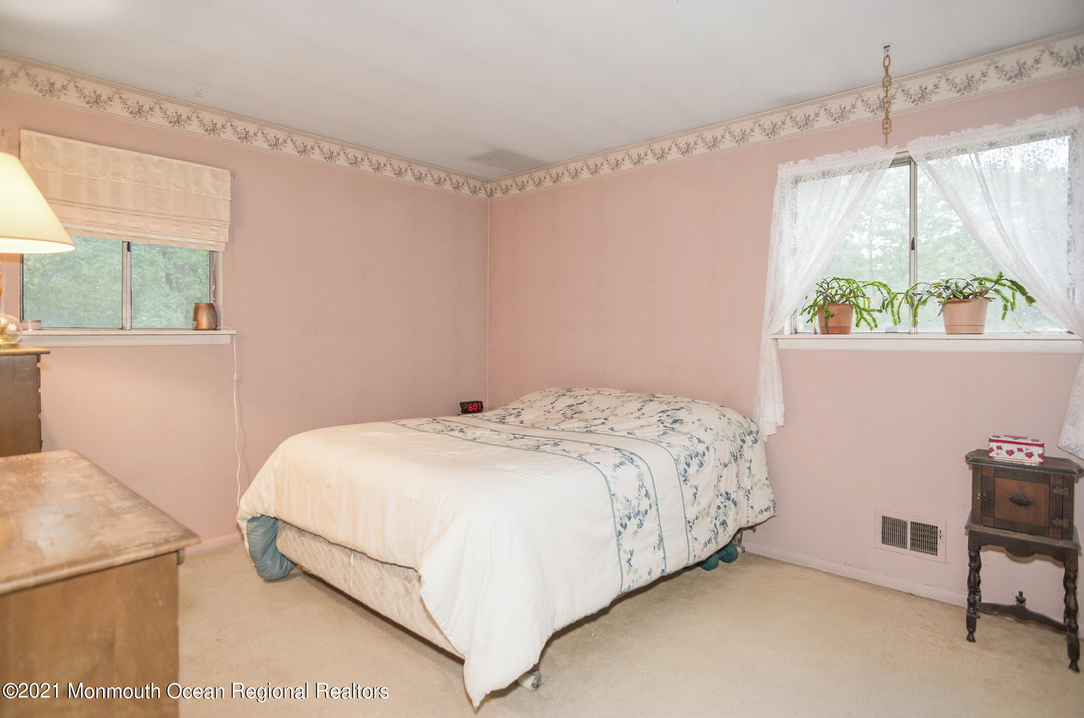 983 Toms River Road Jackson, NJ 08527 - Photo 10 of 23 Master Bedroom