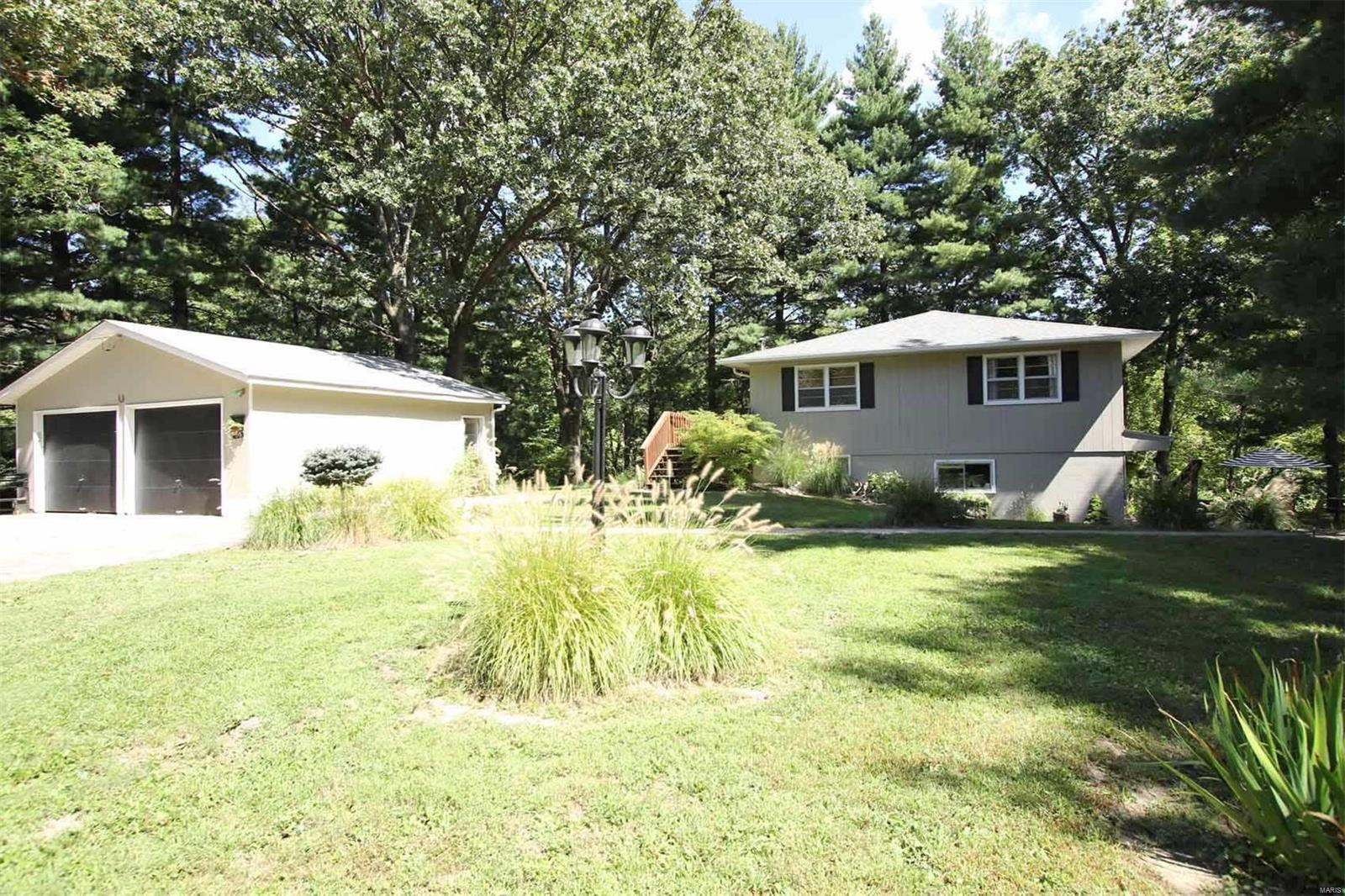 8559 Possum Hill Road Worden, IL 62097 - Photo 3 of 48