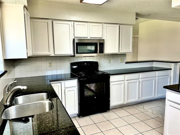 $2,395 | 7305 Augusta Circle, Plano, TX 75025